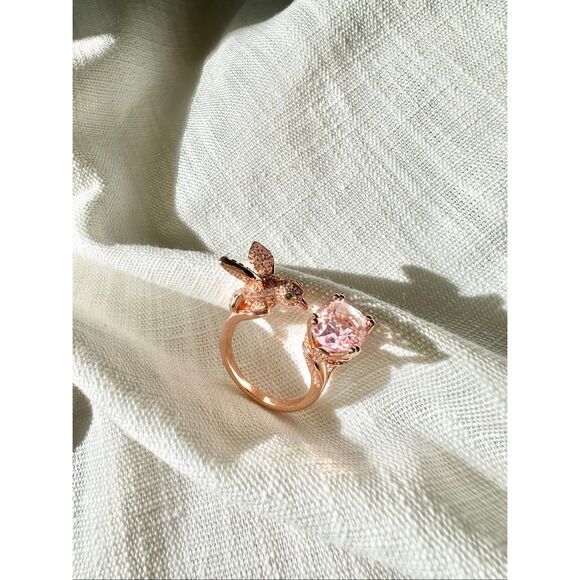 Beautiful oval light pink cubic zirconia adjustable hummingbird ring - Picture 8 of 8
